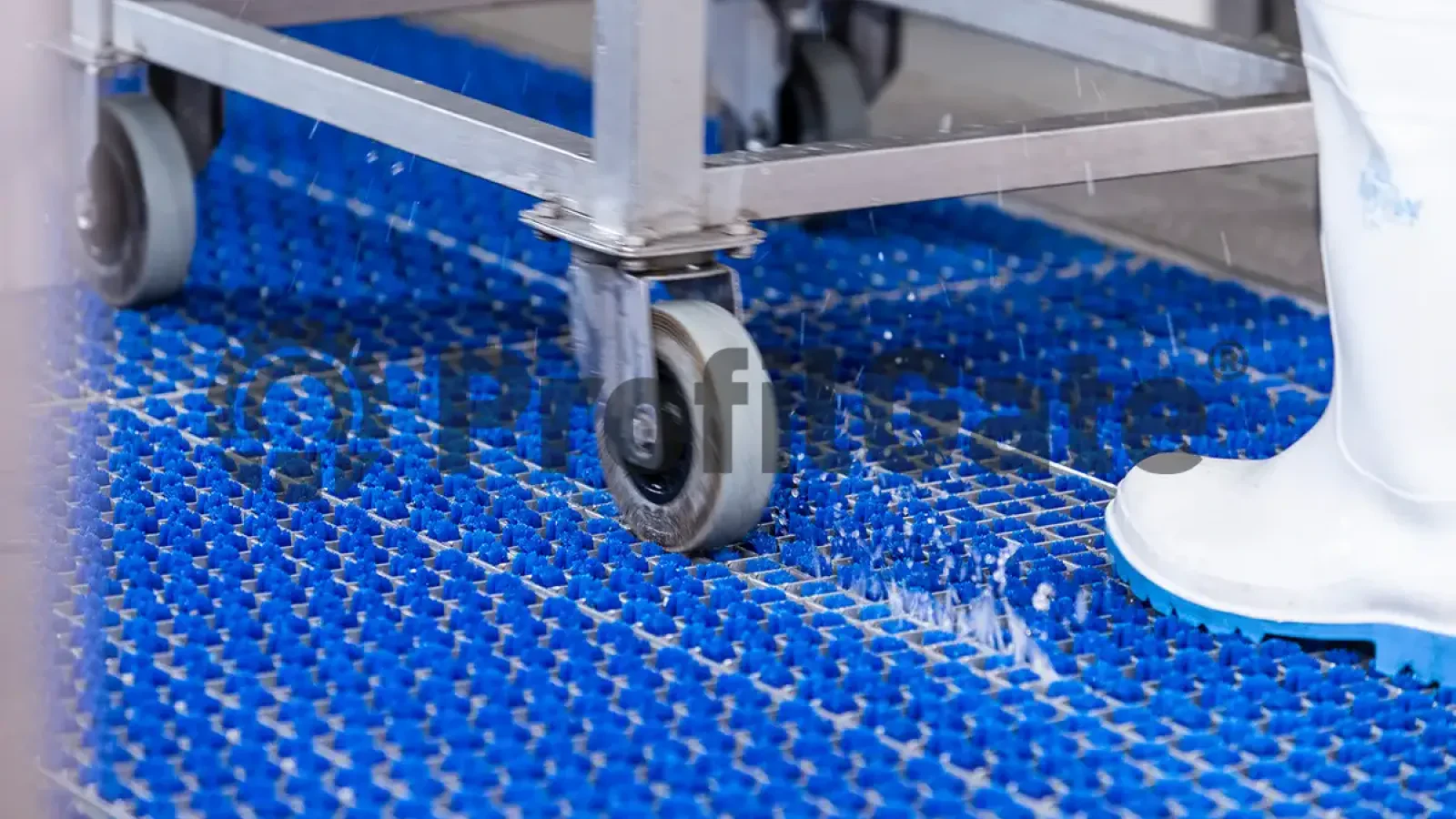 Small-wheel contact with the active surface
