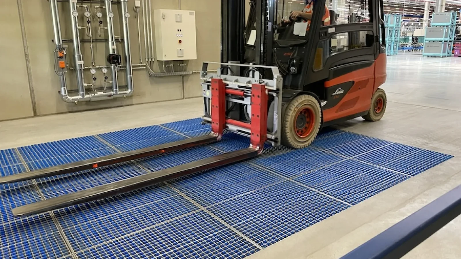 Forklift on an active cleaning field