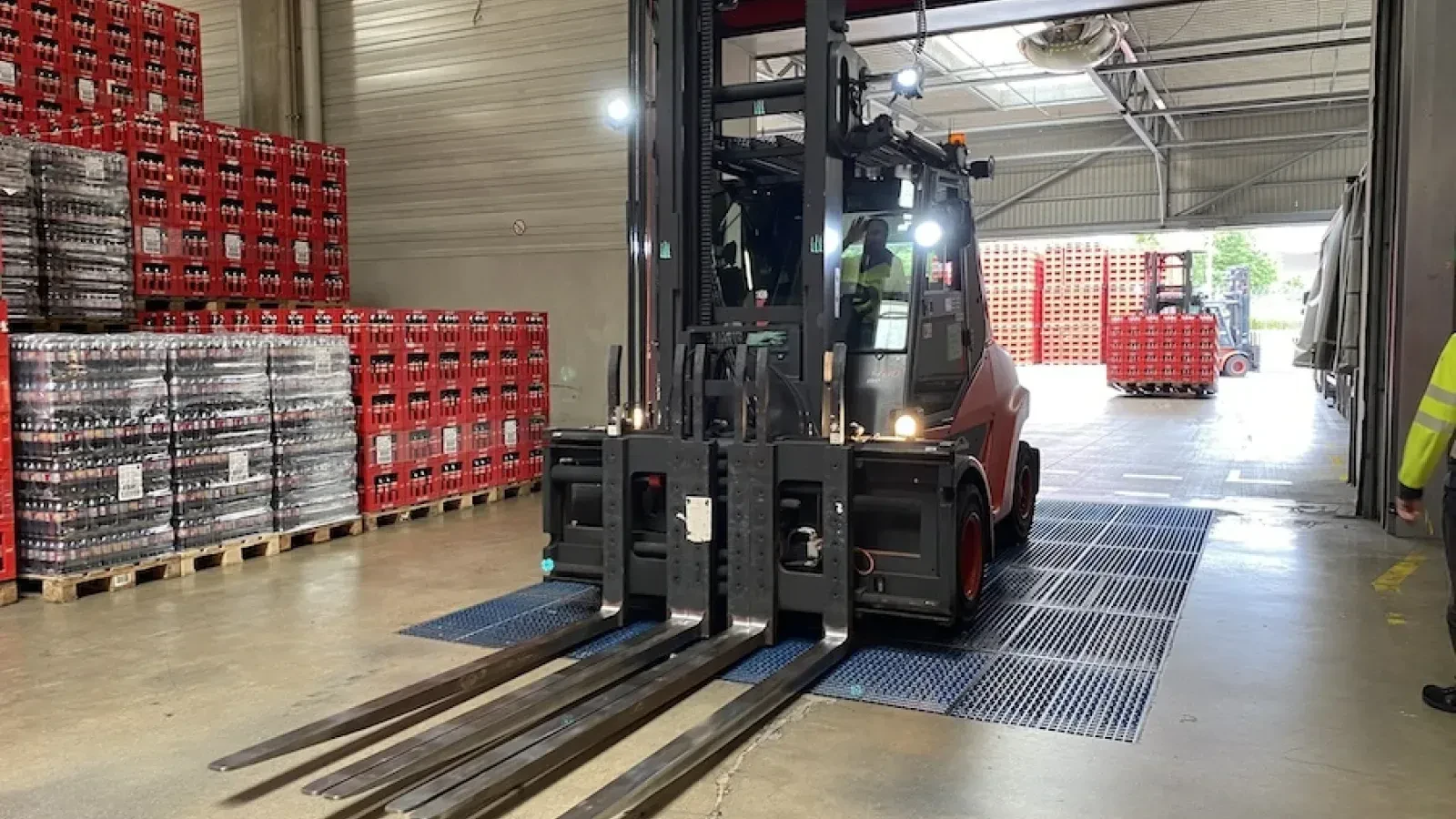 Reduce contamination carried by wheels and soles